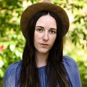 Meet your Posher, Peri